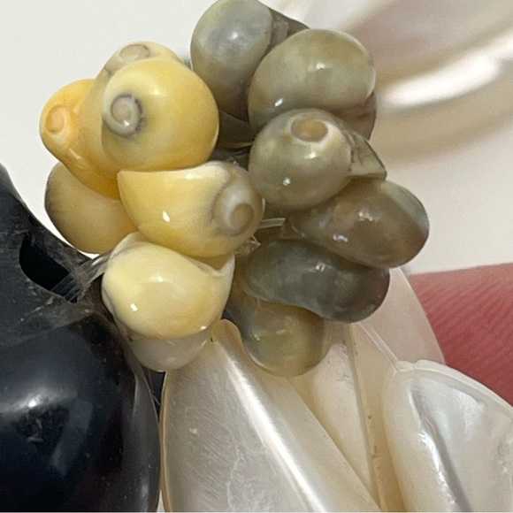 VTG Mini Shell & Lucite Chunky Ribbon Tie Necklace - Picture 11 of 13